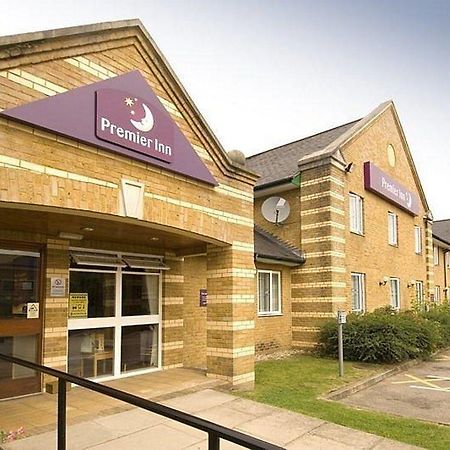 Premier Inn อัลเดอร์ช็อต ภายนอก รูปภาพ