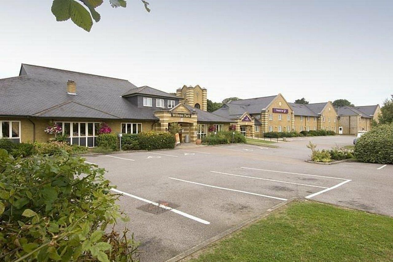 Premier Inn อัลเดอร์ช็อต ภายนอก รูปภาพ
